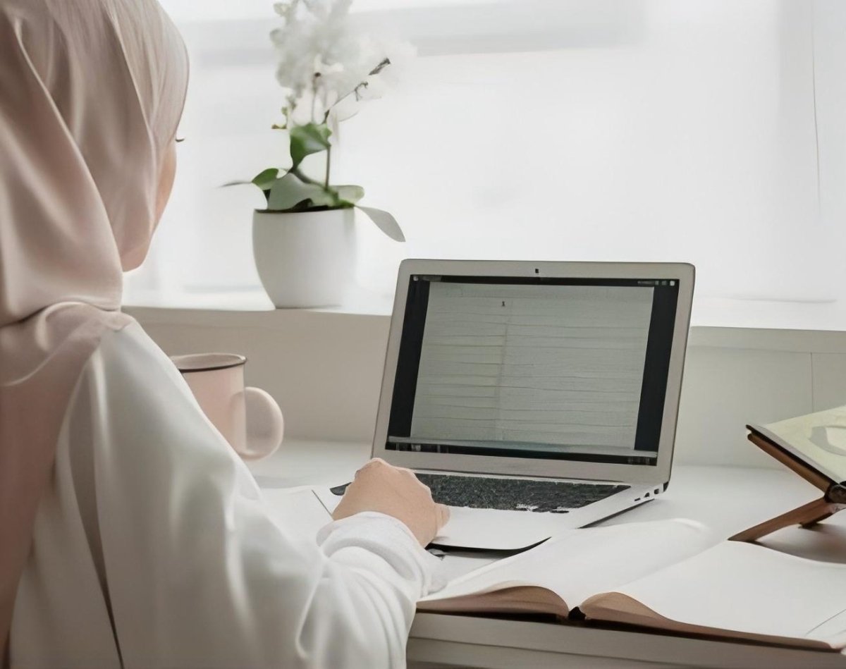 Dressing Tips for the Office Lady: How to Stay Stylish and Professional November 2025 - Mariam's Collection