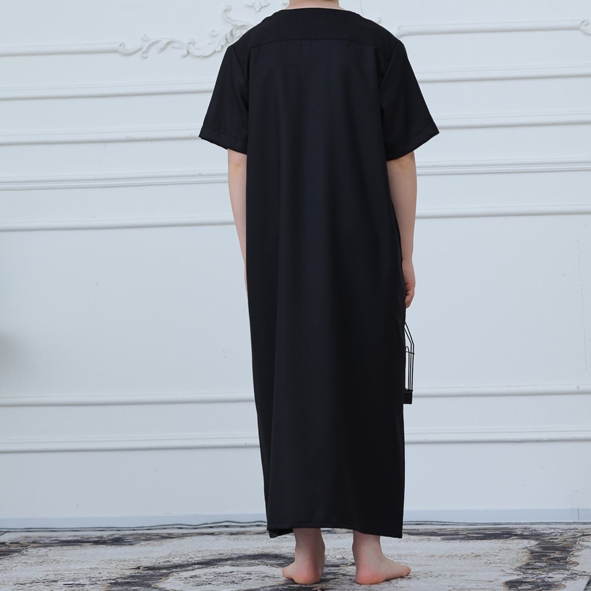 Boys Black Short Sleeve Embroidered Thobe with Pockets(MKB019) - Mariam's Collection