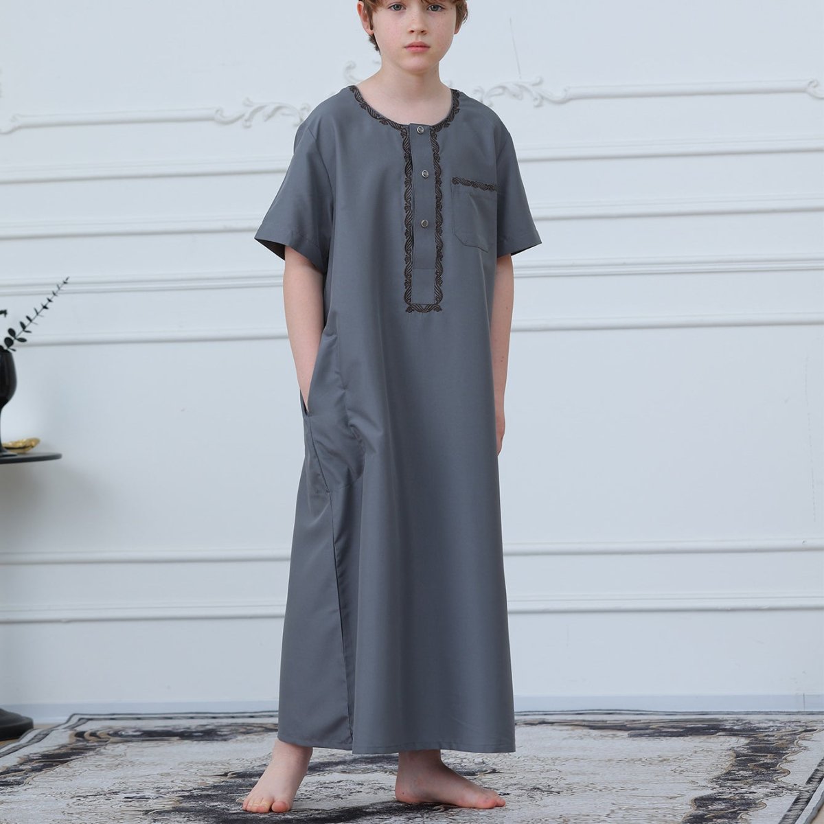 Boys' Embroidered Thobe with Side Pockets – Kids' Thobe