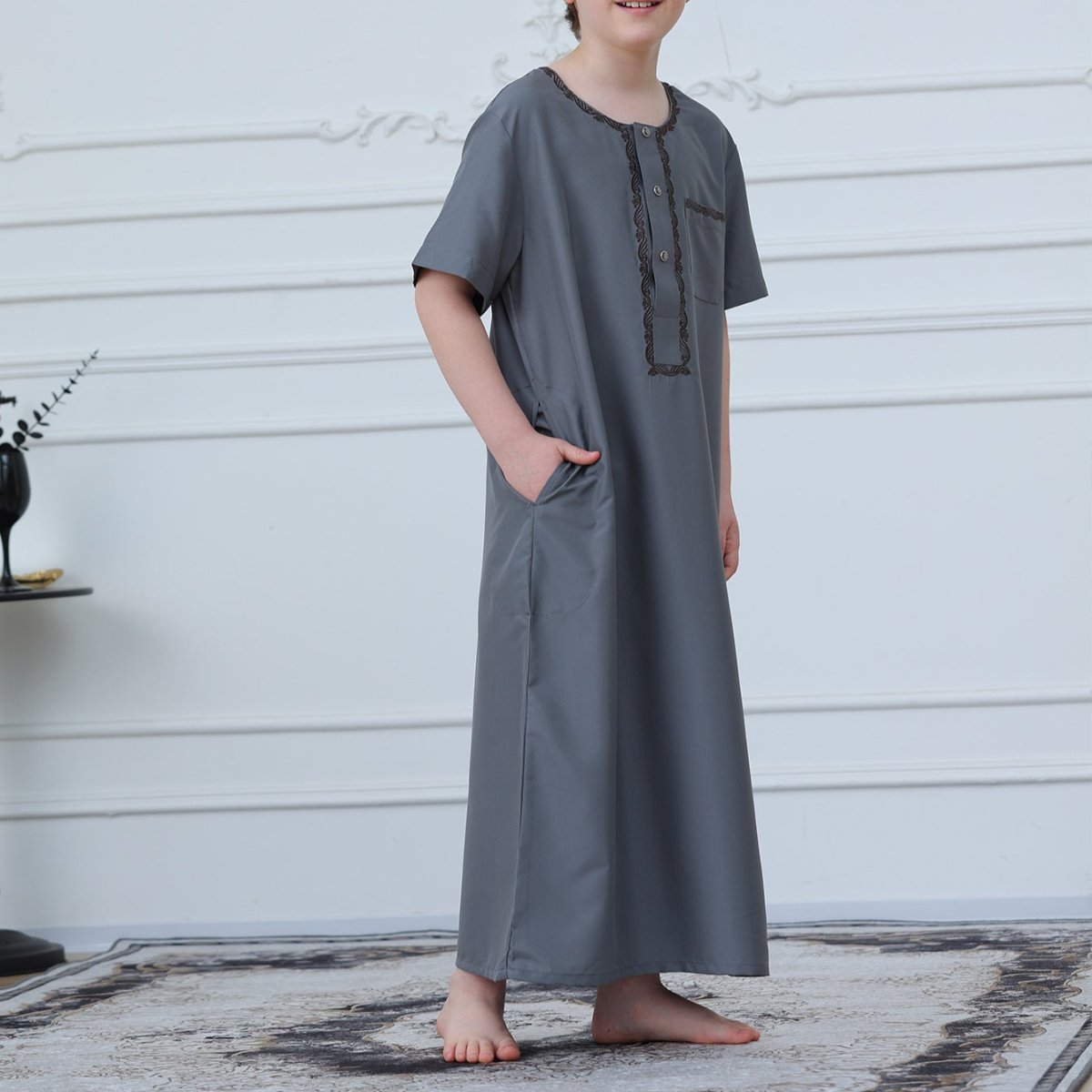 Boys' Embroidered Thobe with Side Pockets – Kids' Thobe