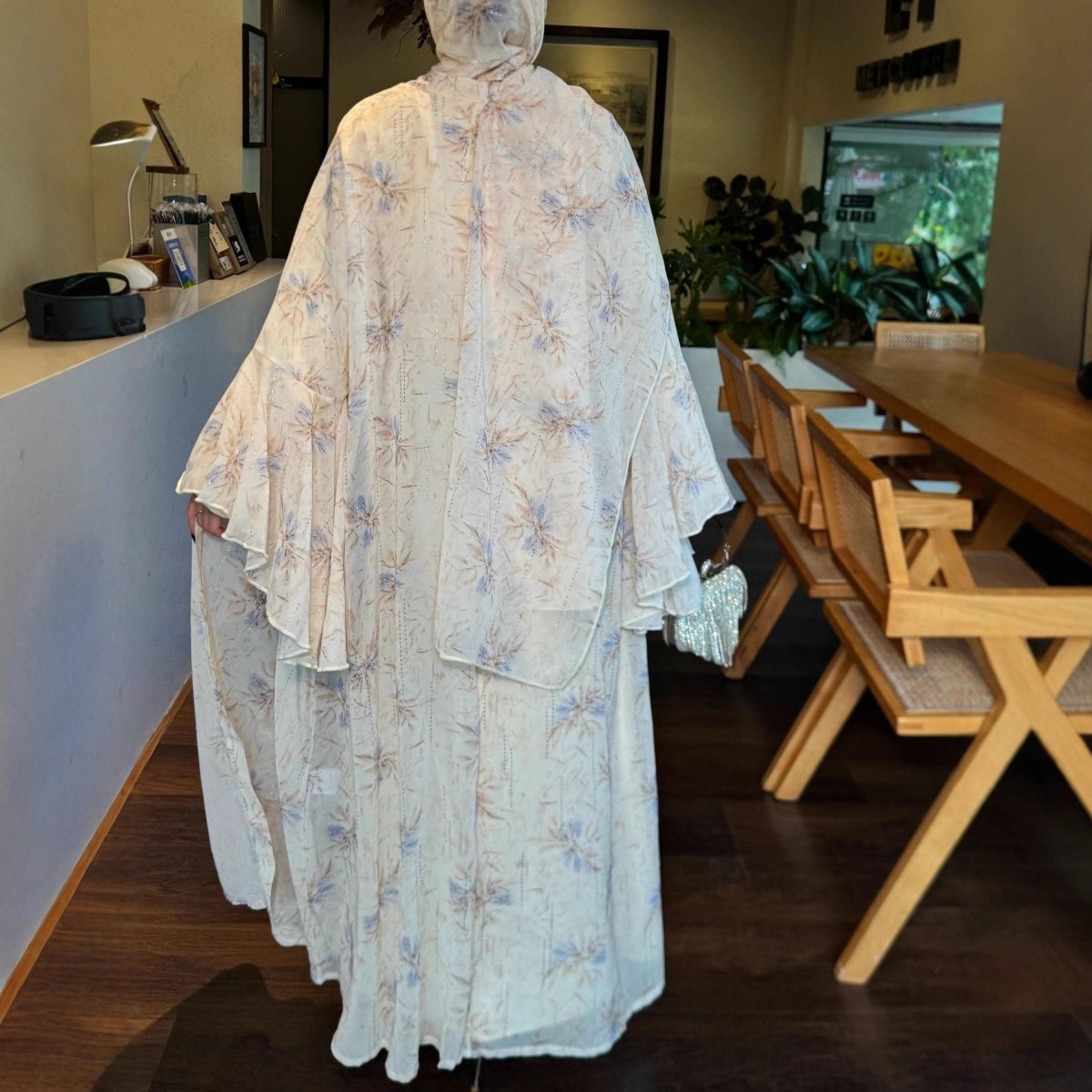 Floral Chiffon Open Abaya Set – 3-Piece Floral Abaya