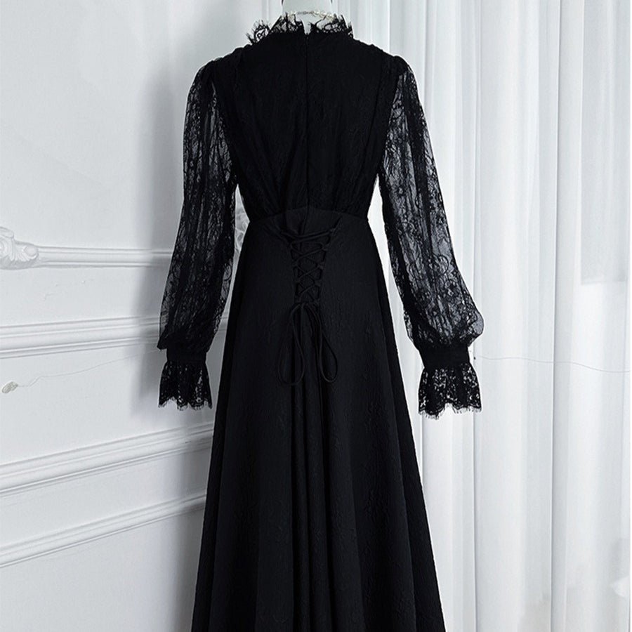 Flowing A-line maxi skirt in premium lace and satin fabric