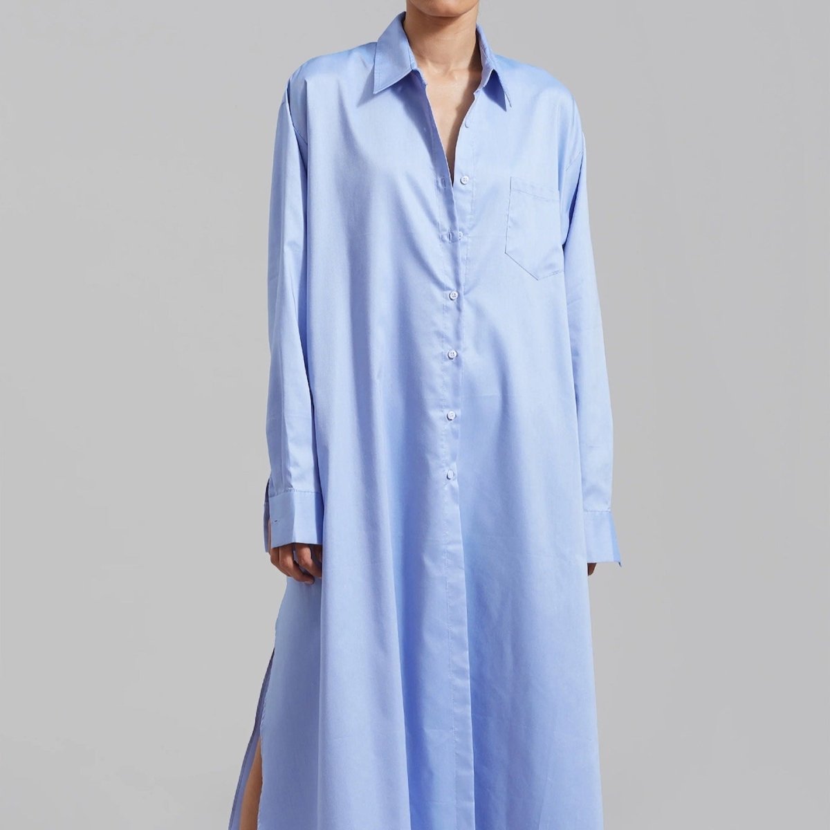 Side slit detail on relaxed shirt abaya maxi