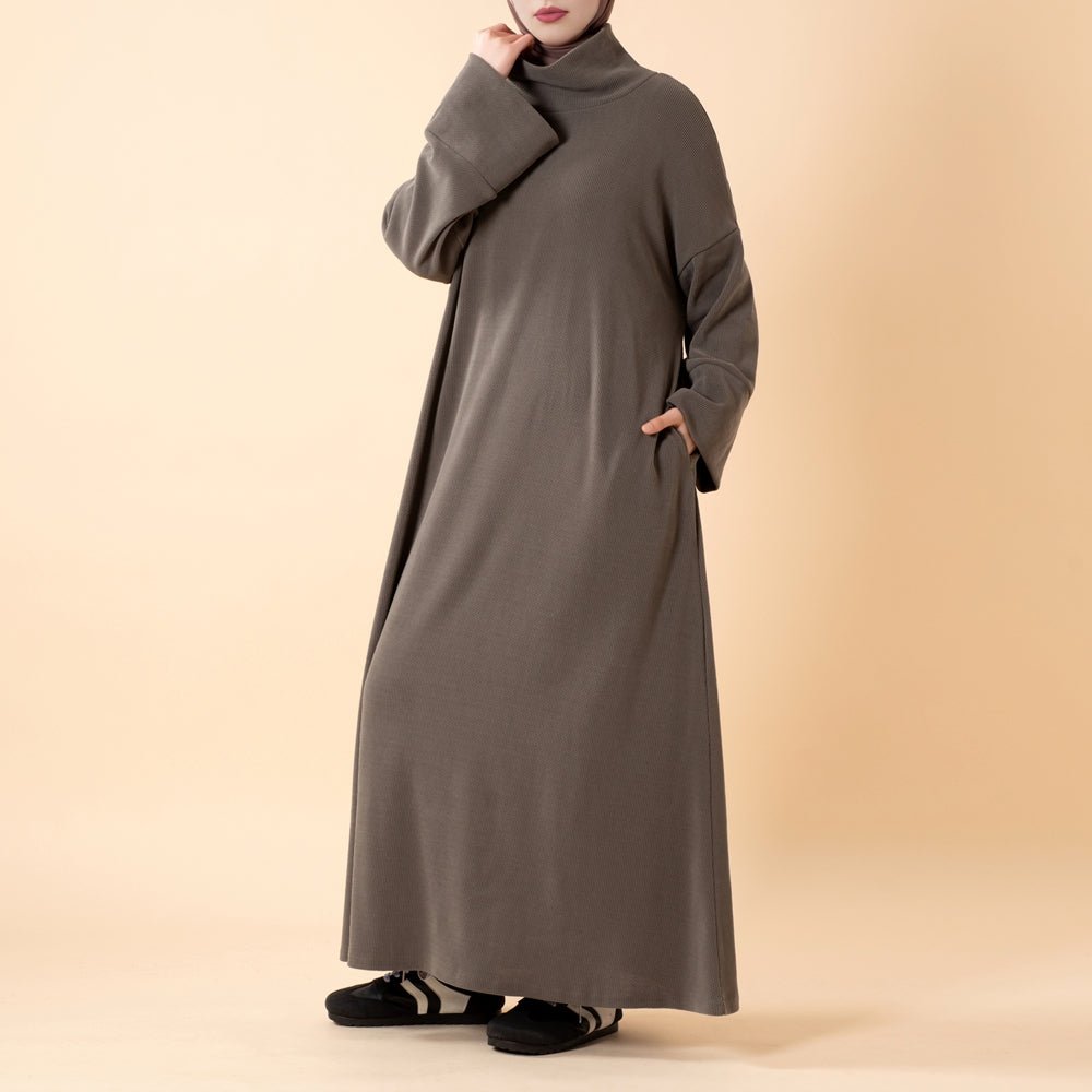 Relaxed Turtleneck Abaya with Pockets (MA383) - Mariam's Collection