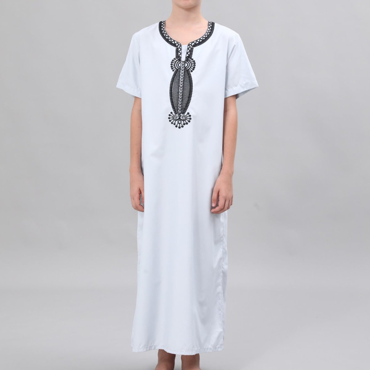 Boys Embroidered Thobe – Ornate Neckline Kids Thobe