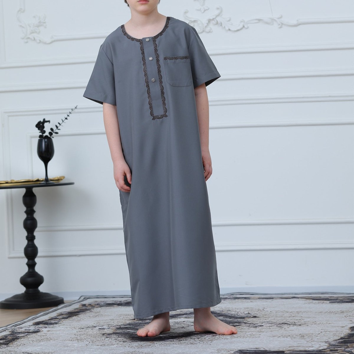 Boys' Embroidered Thobe with Side Pockets – Kids' Thobe