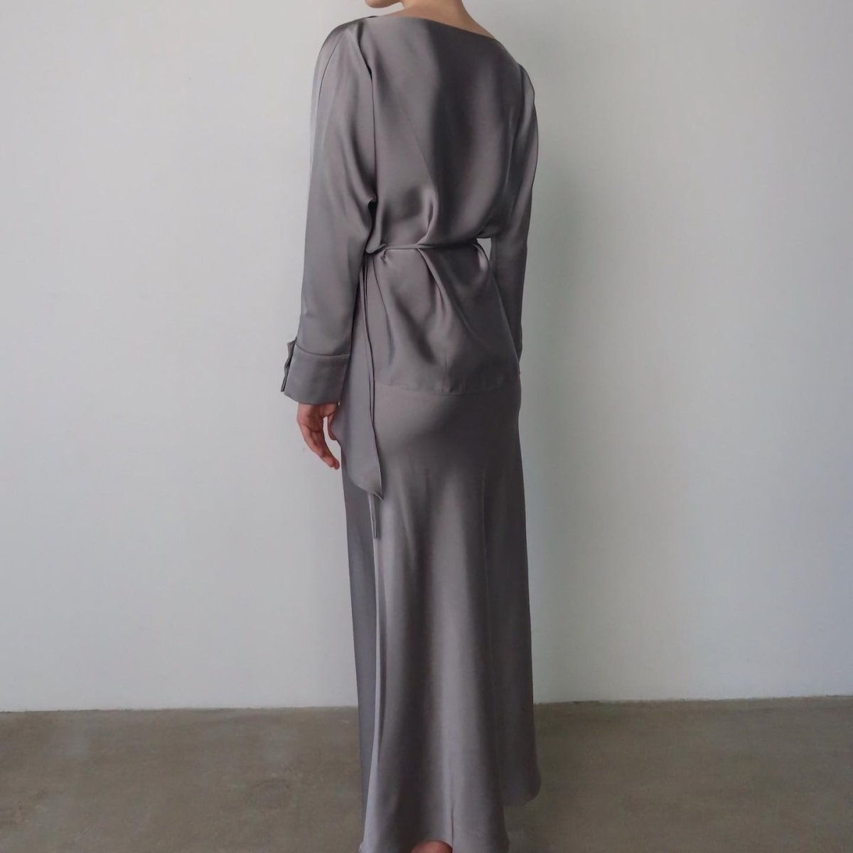 Size and fabric chart for draped wrap top skirt set