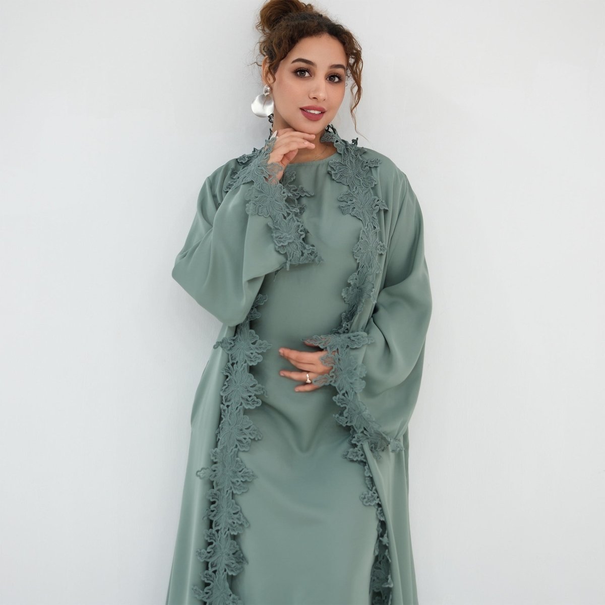 Floral Lace Open Abaya – 2-Piece Lace Trim Abaya Set