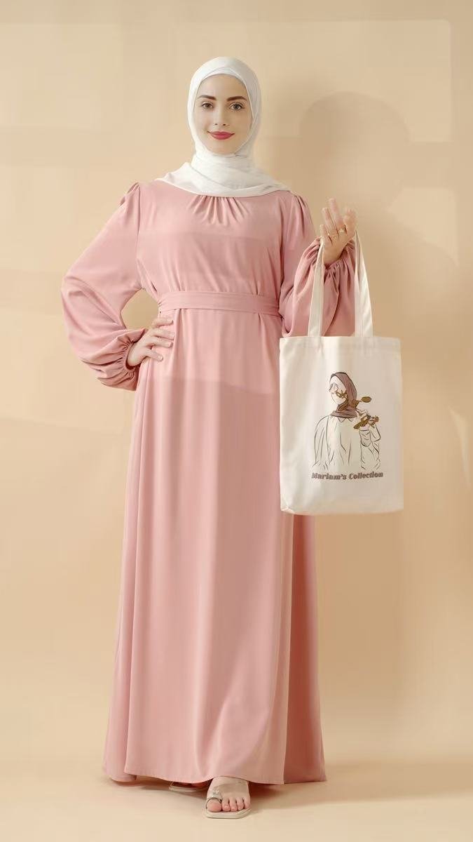 Modest Fashion Set: Abaya, Hijab & Tote Bas for Everyday Style