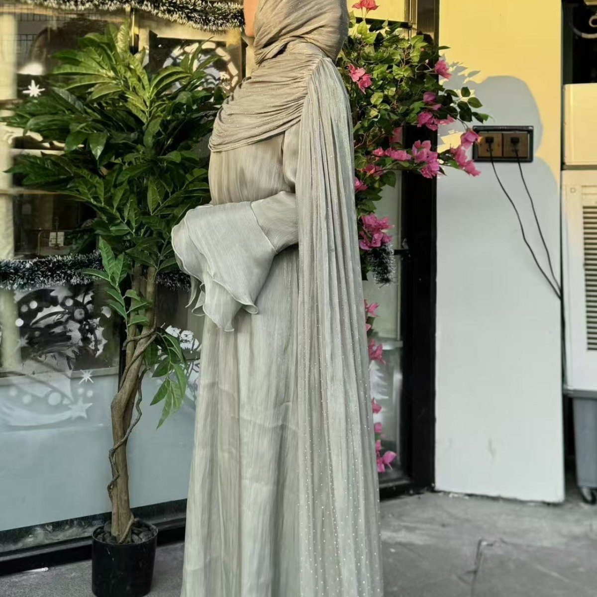 Pleated cape sleeve abaya in second colourway full-length view